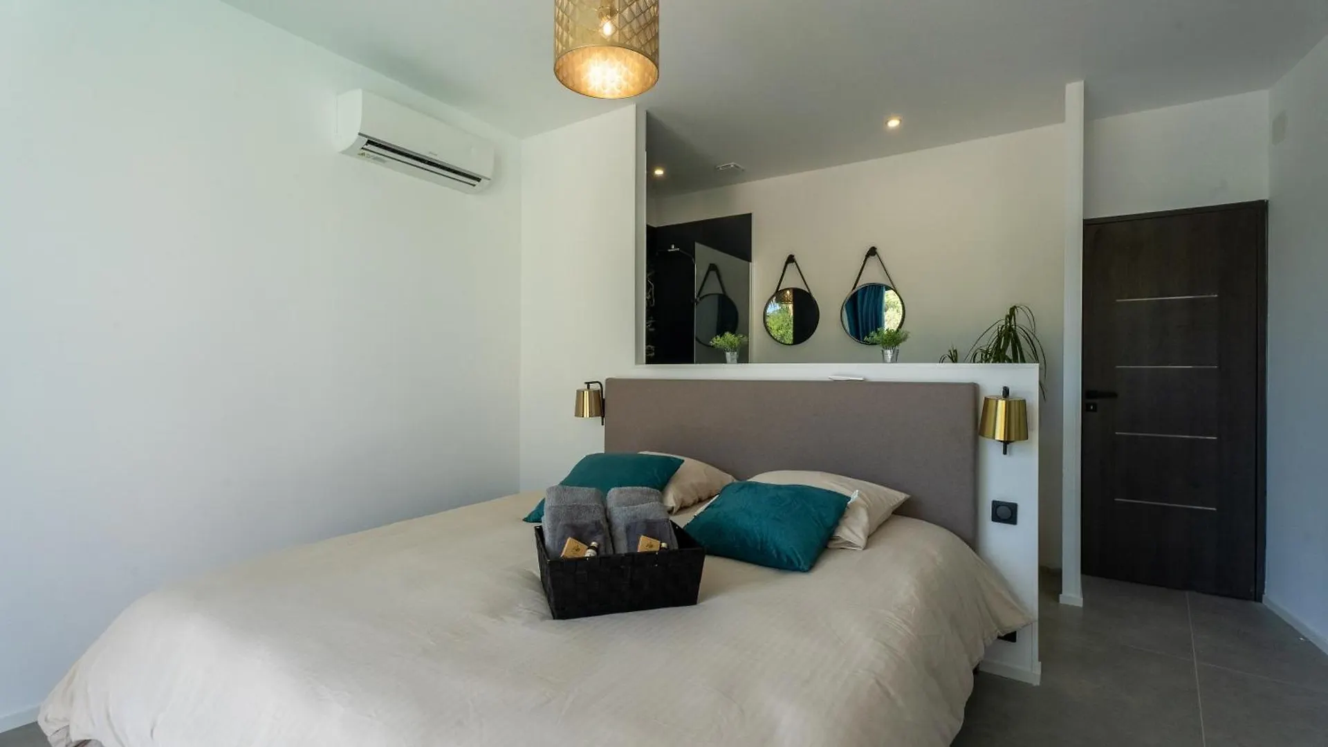 Villa Luxe & Eco -Reve Et Nature Pool Et Spa Roquebrune-sur-Argens 0*,  France